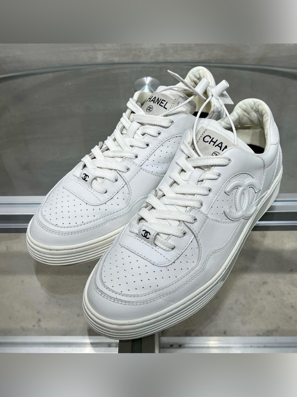 CHANEL White Leather Interior with Stamped Serial Code - Picture 2 of 7